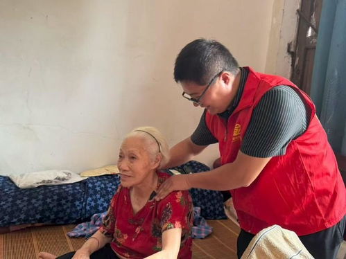 巾幗家政進(jìn)社區(qū) 服務(wù)家庭零距離